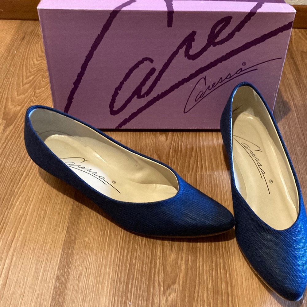 Caressa Womens linen fabric shoes size 8